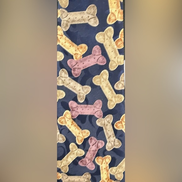 🦴🐶 DOG BONE TIE!! DESIGNS BY A.ROGERS TIE! PERFECT FOR THE “DOGGY DADDY” 🐶🦴 - Picture 6 of 11
